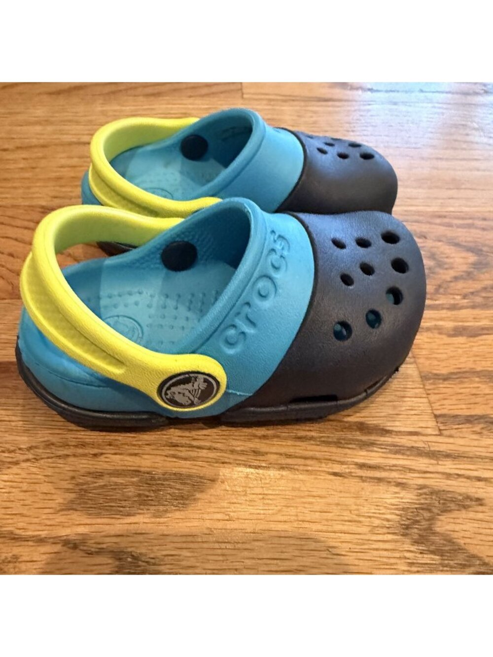 Crocs Kids Blue Green Shoes Sandals Child Size 4